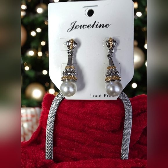 Beautiful Silver, Gold & Pearl Necklace & Earring Set - Picture 3 of 5